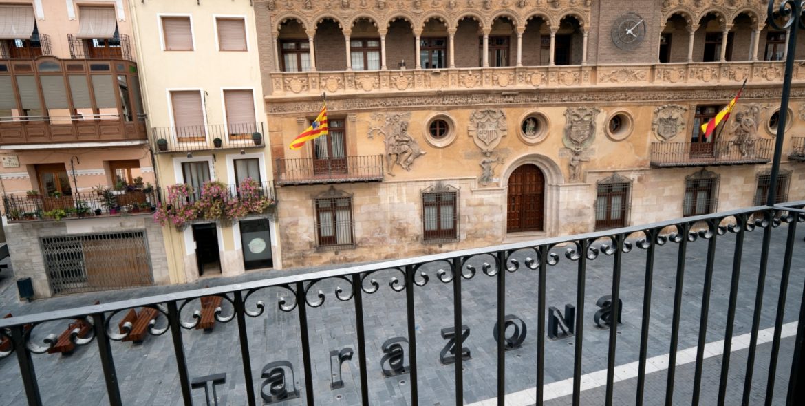 61bd06c5-32c4-468c-aa67-61dc34aef9d2