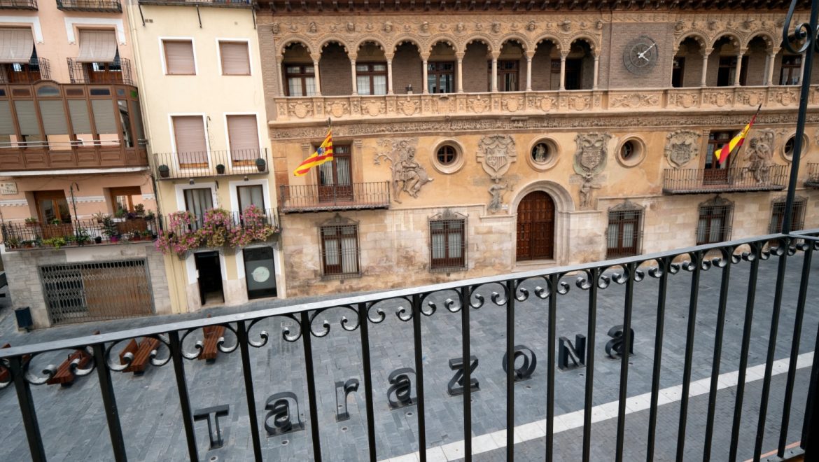 61bd06c5-32c4-468c-aa67-61dc34aef9d2