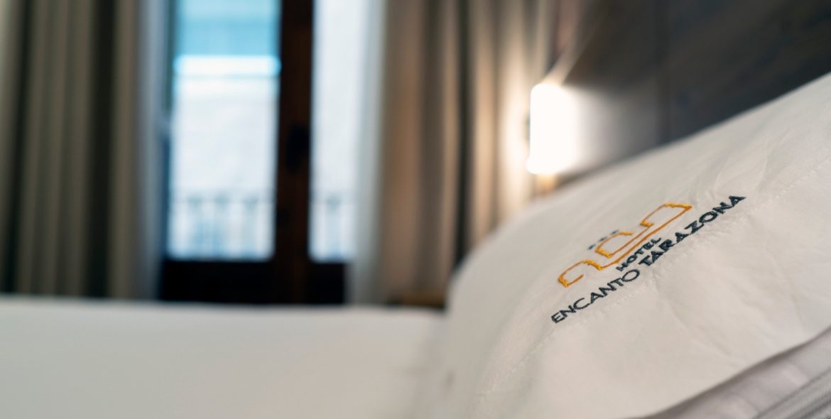 ab073787-faed-43b9-a948-8a358f80c570